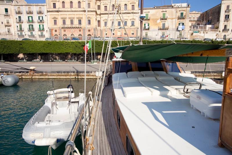 Отель Goktuga Boat&Breakfast Сиракузы Экстерьер фото