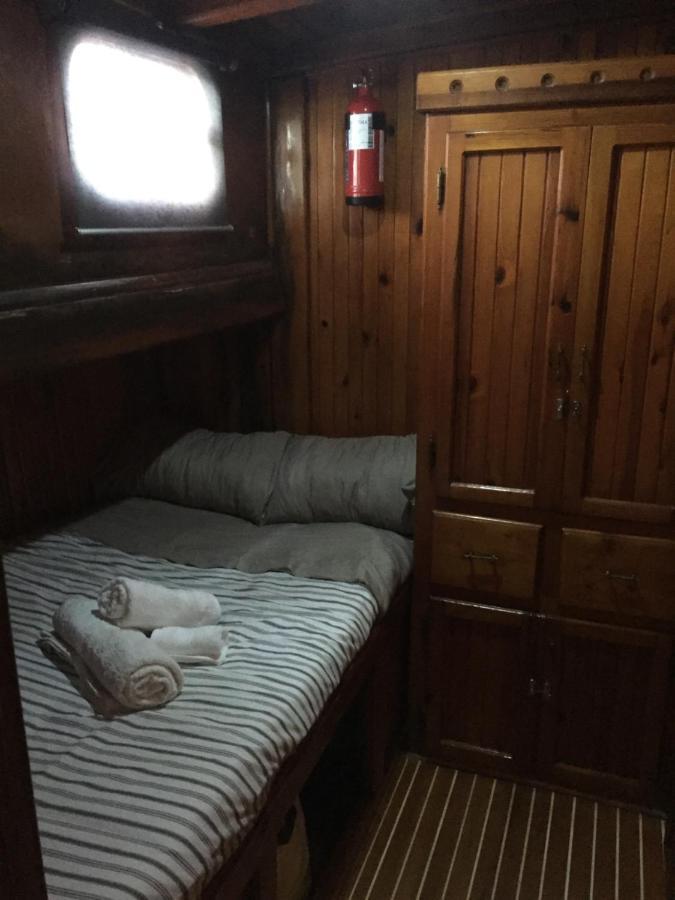 Отель Goktuga Boat&Breakfast Сиракузы Экстерьер фото