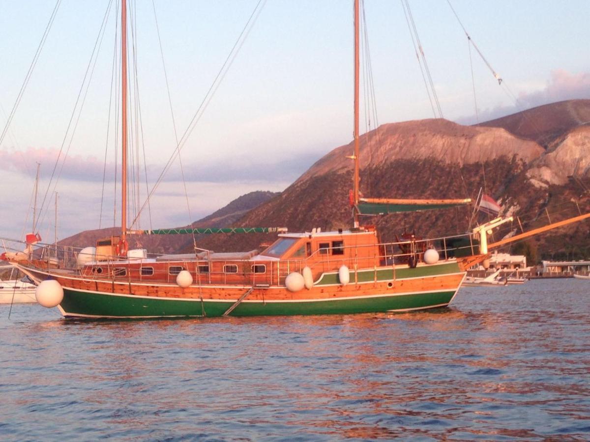 Отель Goktuga Boat&Breakfast Сиракузы Экстерьер фото