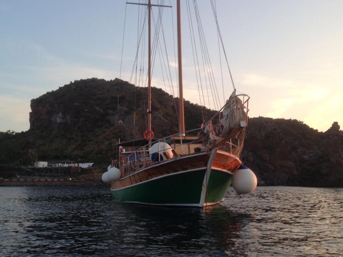 Отель Goktuga Boat&Breakfast Сиракузы Экстерьер фото